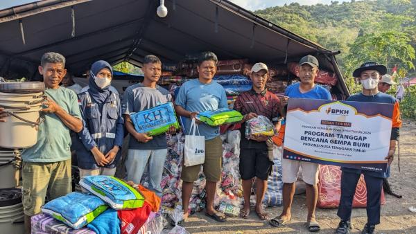 BPKH dan Rumah Zakat Salurkan 450 Paket Bantuan untuk Penyintas Gempa Manggarai Timur