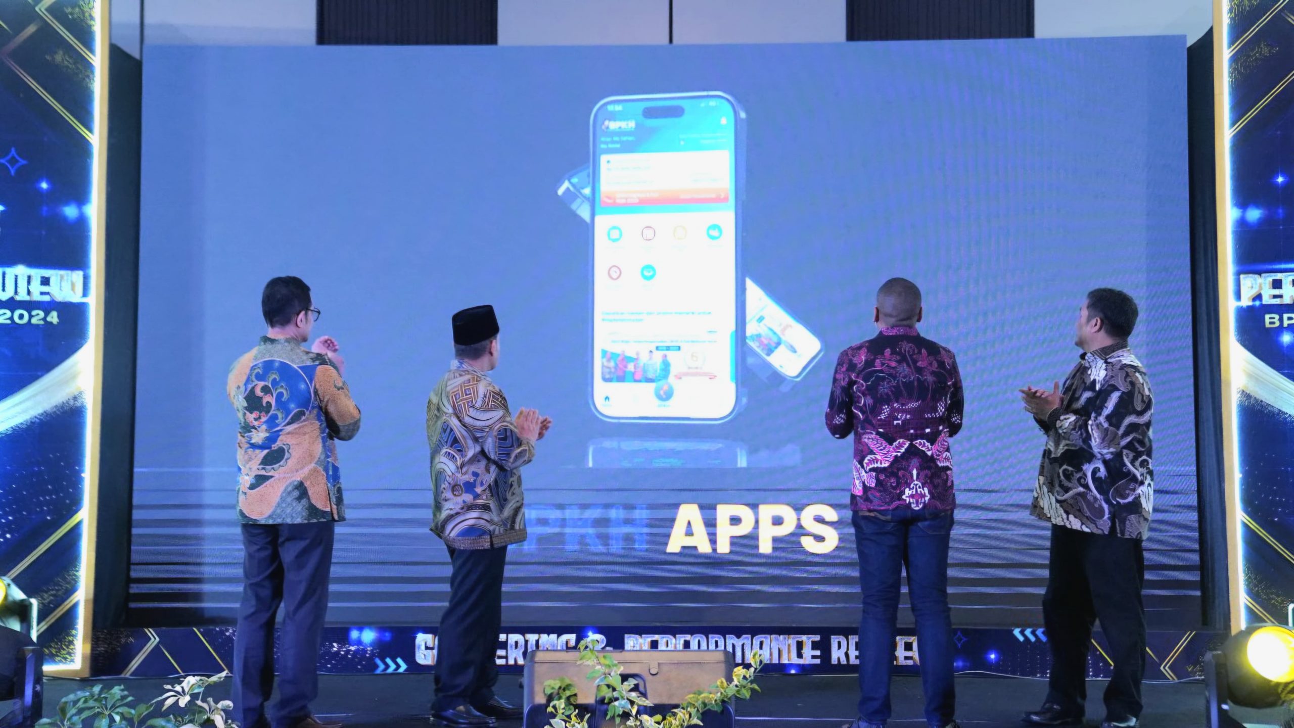 BPKH Meluncurkan BPKH Apps dan Berikan Apresiasi Kinerja Terbaik BPS BPIH Semester 1  Tahun 2024